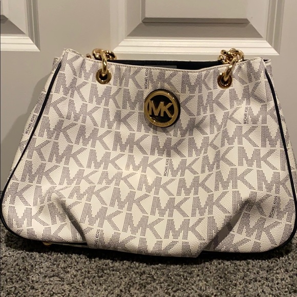 Michael Kors handbag - Picture 1 of 13